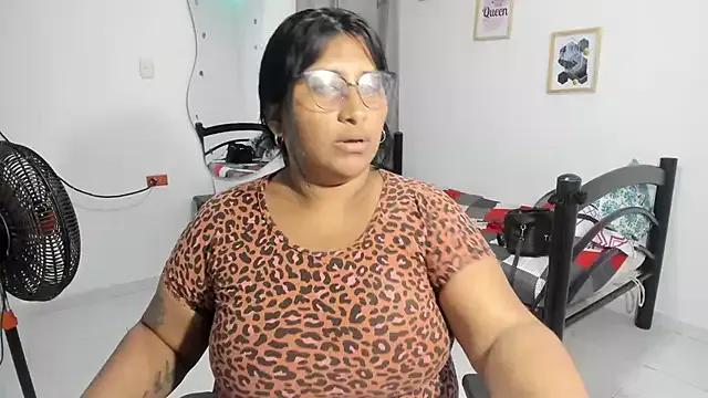 nikol_sexy39 from StripChat is Freechat