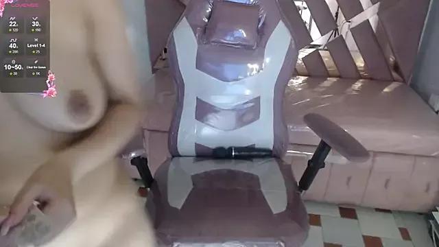 Ninalush_v from StripChat is Freechat