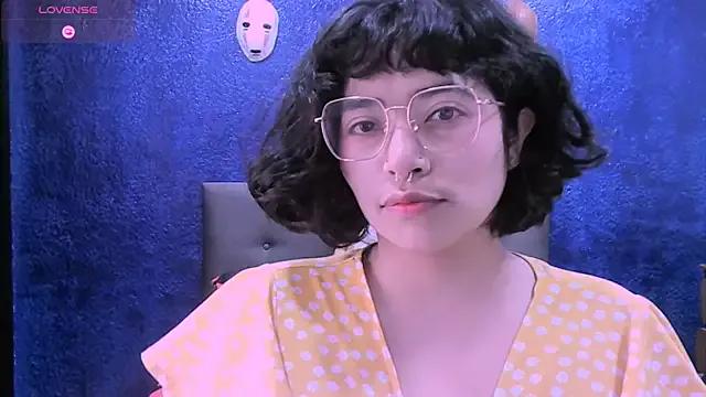 NinaYellow from StripChat is Freechat