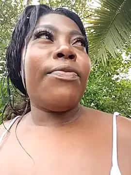 nini-will from StripChat is Freechat