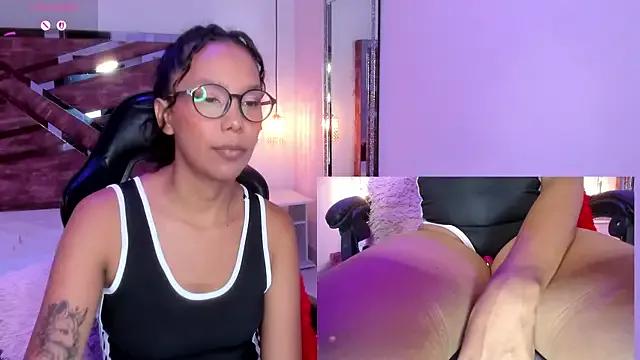 NovaLyn from StripChat is Freechat