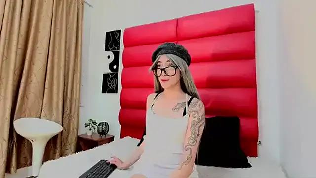 oliviamonroe from StripChat is Freechat