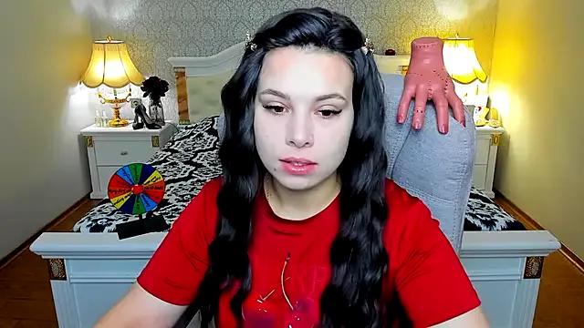 OmniaSher from StripChat is Freechat