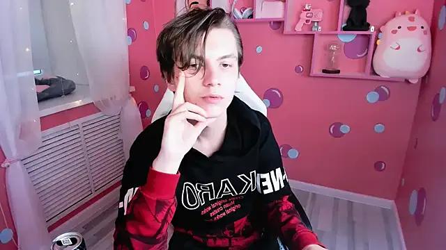 OttoWilliams from StripChat is Freechat