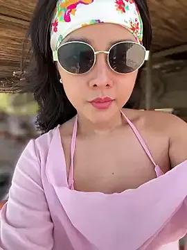 OUTDOOR_QUEEN010 from StripChat is Freechat