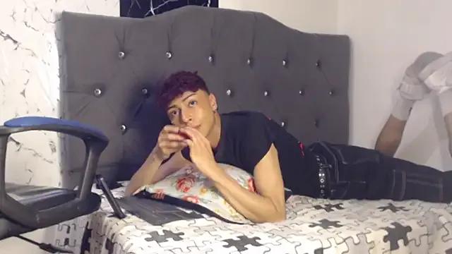 owen_sexy25 from StripChat is Freechat