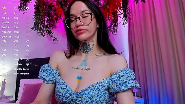 PalmLora from StripChat is Freechat