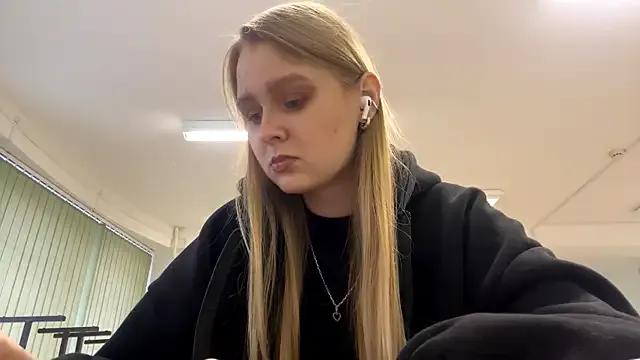 PaulitaSolow from StripChat is Freechat