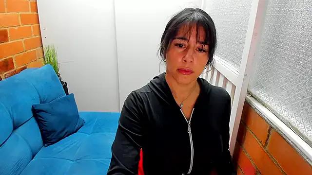 Penelope47 from StripChat