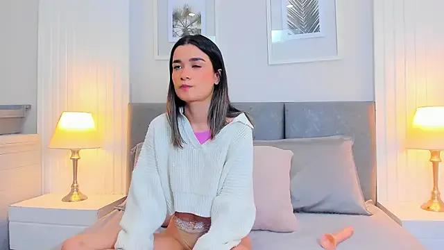 petite_isabella from StripChat is Freechat