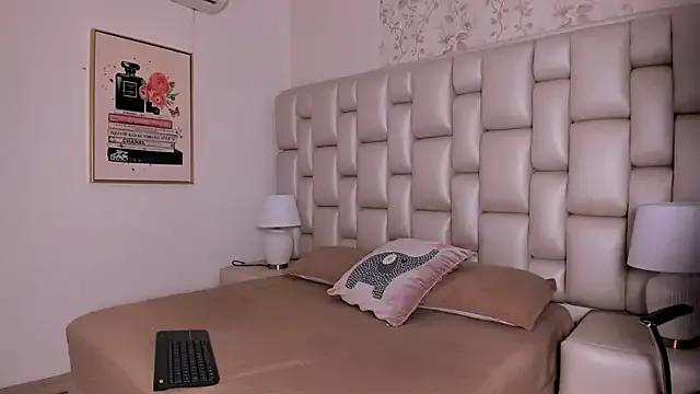 Peyton_louise from StripChat is Freechat