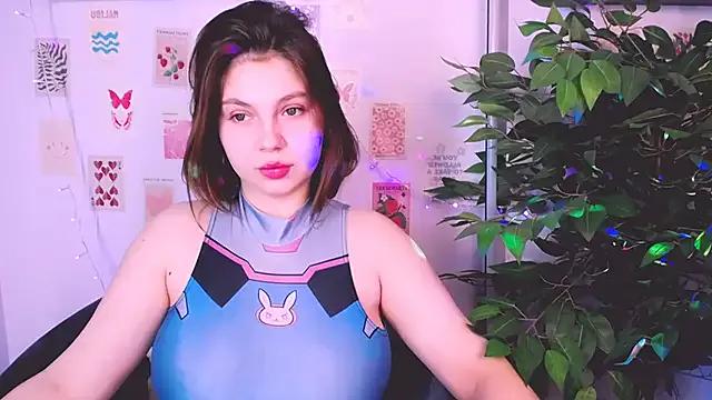 PolinaShine from StripChat is Freechat