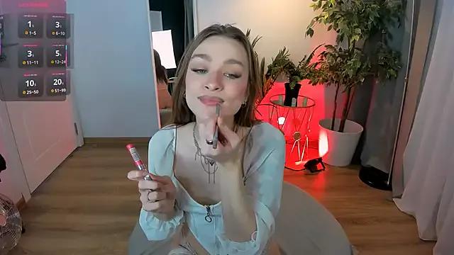 PollyMayer from StripChat is Freechat