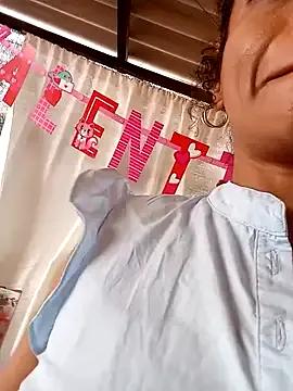 Queen_Naomi from StripChat is Freechat