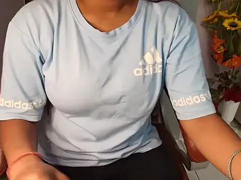QUEEN_SUKU from StripChat