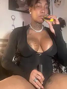 QUEENCALIMOD from StripChat is Freechat