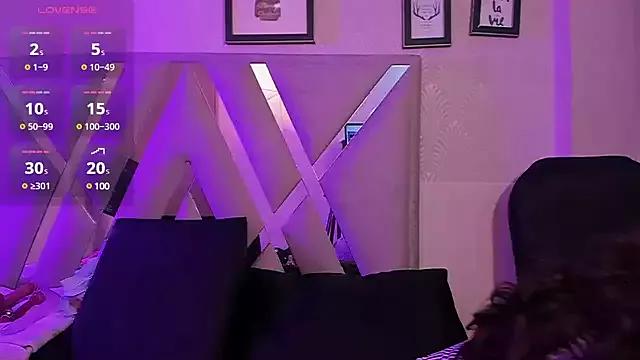 Queenjenn__ from StripChat is Freechat