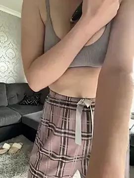 raen001 from StripChat is Freechat