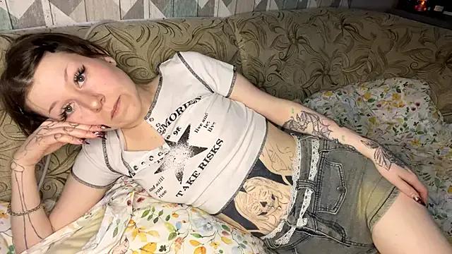 RebelKitsune from StripChat