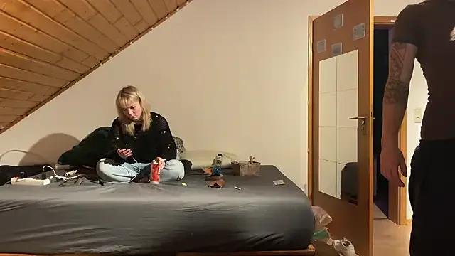 RedLayla from StripChat is Freechat