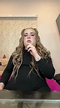 Redvelvett22 from StripChat is Freechat