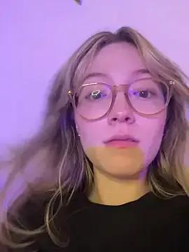 ReenKitty from StripChat is Freechat