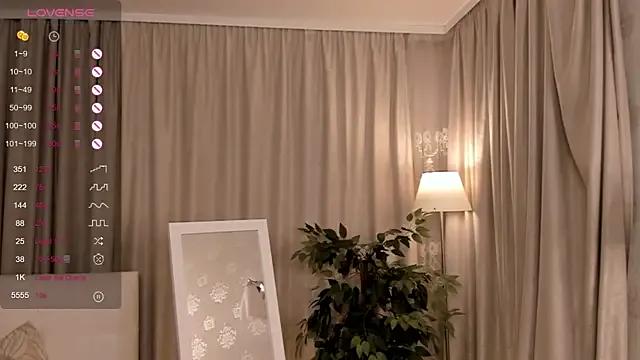 Ritamillersi from StripChat is Freechat