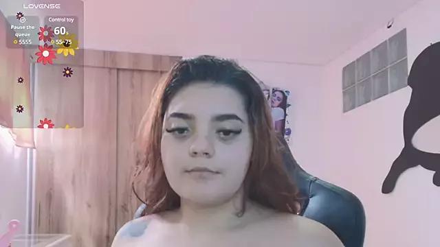 rose_blu from StripChat is Freechat