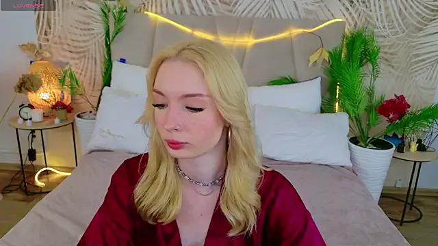 Rose_Kelly_ from StripChat is Freechat