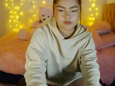 rosegoldseraphine8 from StripChat is Freechat