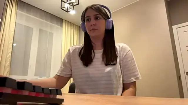 RoseRossi from StripChat is Freechat