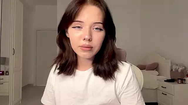 RoxyFloren from StripChat is Freechat