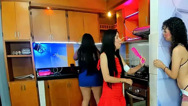 royalgirls_x from StripChat is Freechat