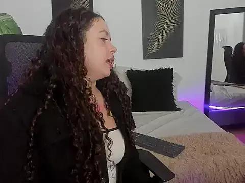 RubyStrong from StripChat is Freechat