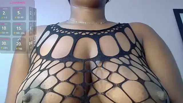 Rubyy-Rossee- from StripChat is Freechat