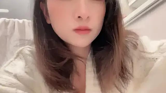 Ruru-ch from StripChat