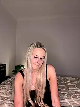 SabriinaRose from StripChat is Freechat