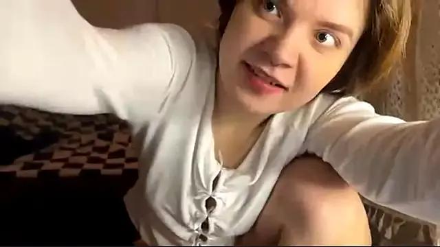 SabrinaFolts from StripChat is Freechat