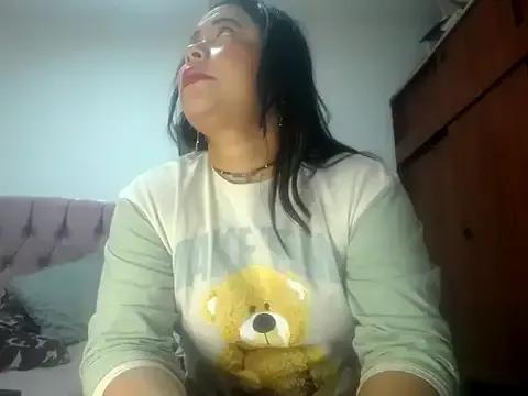 SalomeBurning from StripChat is Freechat