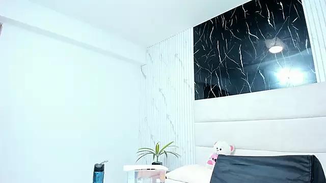 Samantha_Claus from StripChat is Freechat