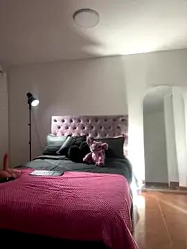 Samantha_e2 from StripChat is Freechat