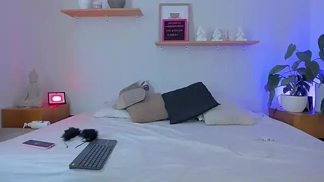 samanthalopez__ from StripChat is Freechat