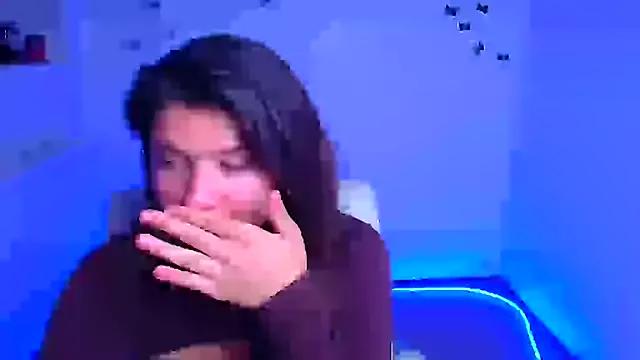 Sandra_Curly from StripChat is Freechat