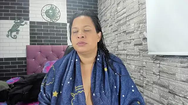 Sandra_Milf_love from StripChat is Freechat