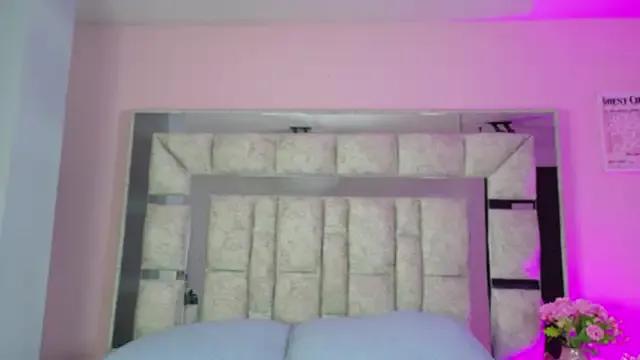 Sara_Greey from StripChat