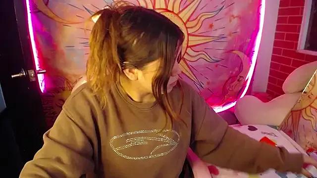 Sara_winehouse1 from StripChat