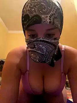 SaraChouchou from StripChat is Freechat