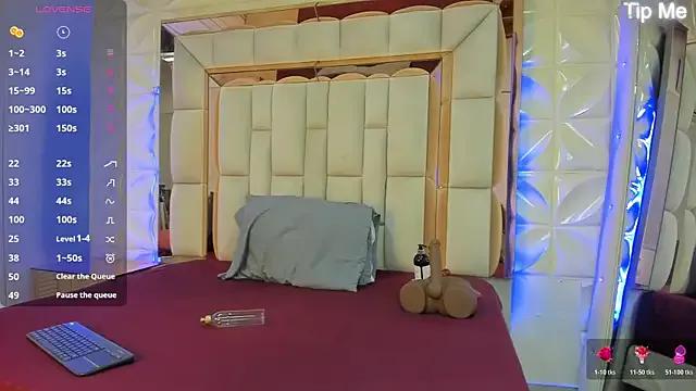 Sarah_Adamss from StripChat is Freechat