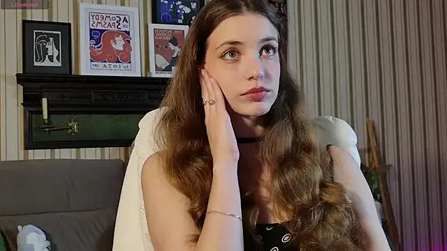 Sarah_Supershy from StripChat is Freechat