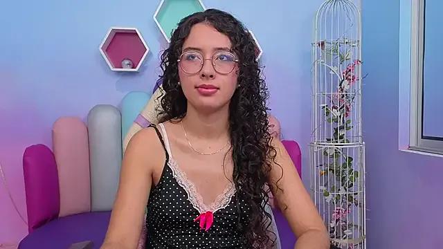 Sasha-Monroe from StripChat is Freechat